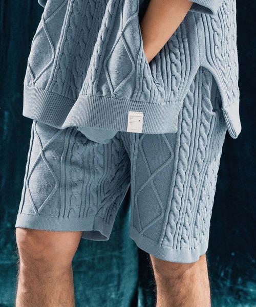 ANGENEHM（アンゲネーム）の「mp13333-Airy yarn cable stitch shorts ニットショートパンツ（その他パンツ・メンズ・ブラック/グレイッシュベージュ/キナリ/サックスブルー系・S/M/L）」の4枚目の写真