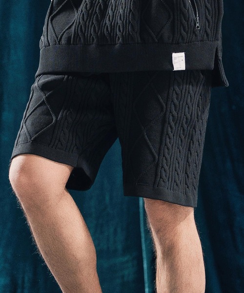 ANGENEHM（アンゲネーム）の「mp13333-Airy yarn cable stitch shorts ニットショートパンツ（その他パンツ・メンズ・ブラック/グレイッシュベージュ/キナリ/サックスブルー系・S/M/L）」の3枚目の写真