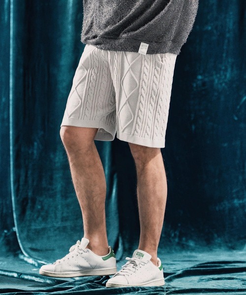 ANGENEHM（アンゲネーム）の「mp13333-Airy yarn cable stitch shorts ニットショートパンツ（その他パンツ・メンズ・ブラック/グレイッシュベージュ/キナリ/サックスブルー系・S/M/L）」の12枚目の写真