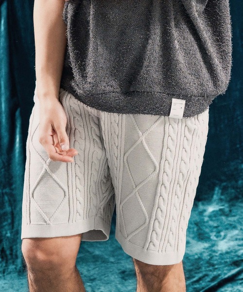 ANGENEHM（アンゲネーム）の「mp13333-Airy yarn cable stitch shorts ニットショートパンツ（その他パンツ・メンズ・ブラック/グレイッシュベージュ/キナリ/サックスブルー系・S/M/L）」の11枚目の写真
