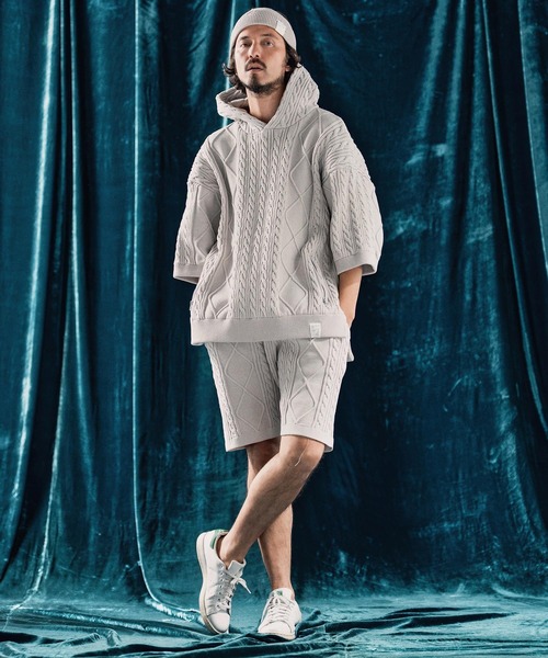 ANGENEHM（アンゲネーム）の「mp13333-Airy yarn cable stitch shorts ニットショートパンツ（その他パンツ・メンズ・ブラック/グレイッシュベージュ/キナリ/サックスブルー系・S/M/L）」の10枚目の写真