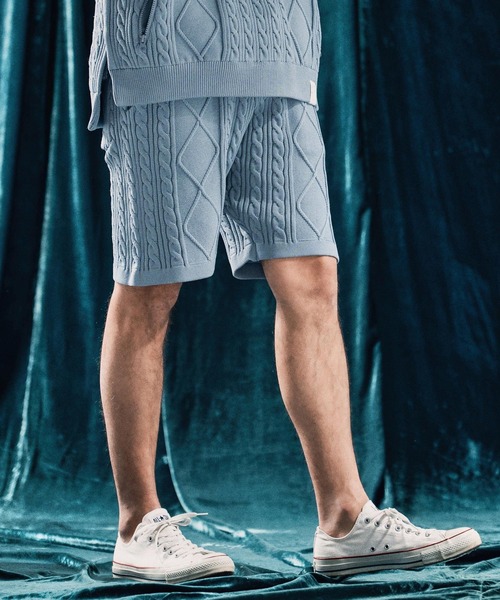 ANGENEHM（アンゲネーム）の「mp13333-Airy yarn cable stitch shorts ニットショートパンツ（その他パンツ・メンズ・ブラック/グレイッシュベージュ/キナリ/サックスブルー系・S/M/L）」の5枚目の写真