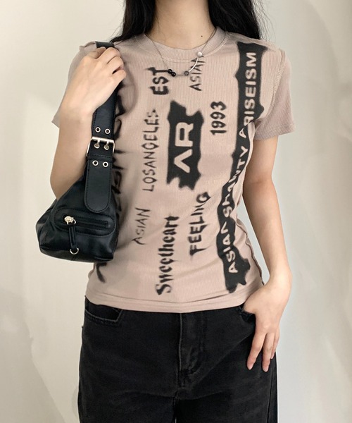lilful（リルフル）の「グランジ グラフィックロゴコンパクトリブTシャツ（Tシャツ/カットソー・レディース・ベージュ・M/L）」の13枚目の写真