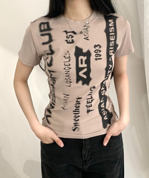 lilful（リルフル）の「グランジ グラフィックロゴコンパクトリブTシャツ（Tシャツ/カットソー・レディース・ベージュ・M/L）」の11枚目の写真