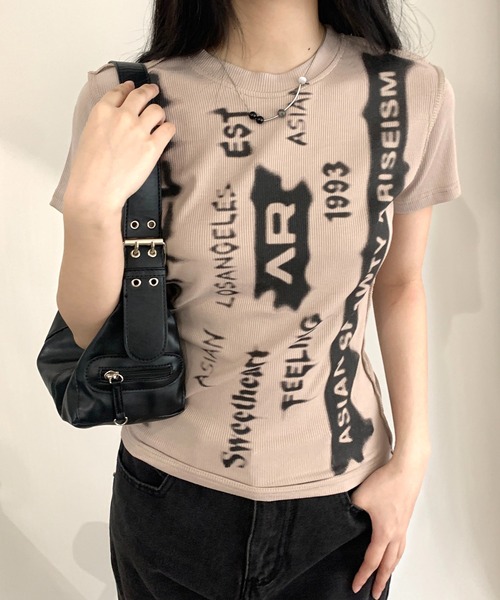lilful（リルフル）の「グランジ グラフィックロゴコンパクトリブTシャツ（Tシャツ/カットソー・レディース・ベージュ・M/L）」の14枚目の写真