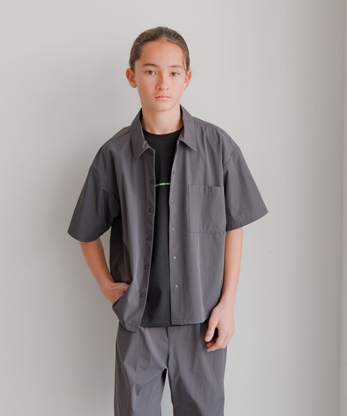 GLOBAL WORK（グローバルワーク）の「エアかるシャツ/147348（シャツ/ブラウス・キッズ・ブラック/チャコール/ネイビー/ベージュ・170cm/150cm/160cm/130cm/140cm）」の7枚目の写真