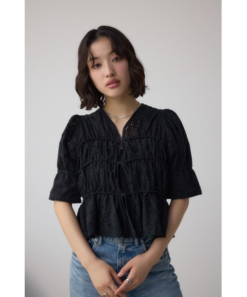 AZUL by moussy（アズールバイマウジー）の「コットンレースパフショルダーブラウス（シャツ/ブラウス・レディース・アイボリー/ブラック/ライム・FREE）」の14枚目の写真