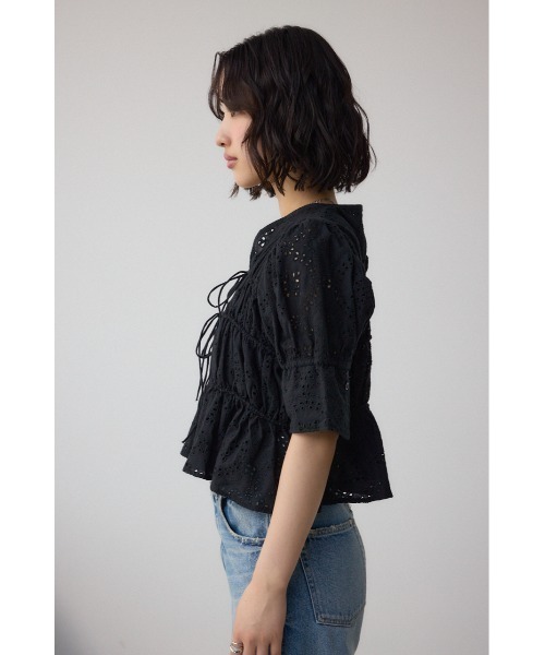 AZUL by moussy（アズールバイマウジー）の「コットンレースパフショルダーブラウス（シャツ/ブラウス・レディース・アイボリー/ブラック/ライム・FREE）」の11枚目の写真