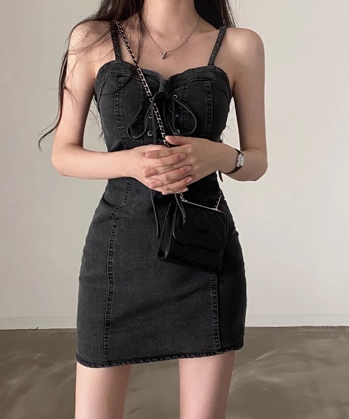 Mejoul（メジュール）の「ストレッチデニムレースアップリボンキャミミニワンピース（ワンピース・レディース・ブルー/ブラック・F）」の13枚目の写真