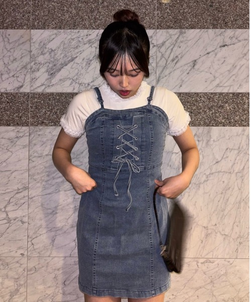 Mejoul（メジュール）の「ストレッチデニムレースアップリボンキャミミニワンピース（ワンピース・レディース・ブルー/ブラック・F）」の14枚目の写真