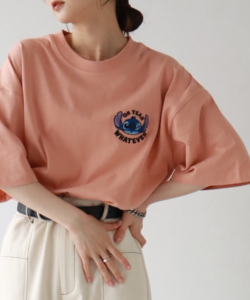 Disney(ディズニー)の「【Disney /ディズニー】アートワークデザイン ミニサガラ刺繍 半袖 ワンポイントTシャツ(Tシャツ/カットソー・メンズ・オレンジ/ブラック系1/オフホワイト/ブラック/ブルーグレー/ホワイト系1・LL/M/L)」の6枚目の写真