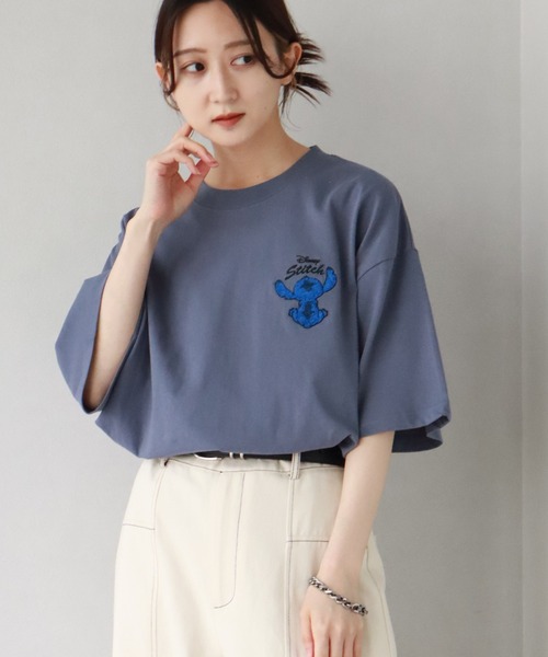 Disney(ディズニー)の「【Disney /ディズニー】アートワークデザイン ミニサガラ刺繍 半袖 ワンポイントTシャツ(Tシャツ/カットソー・メンズ・オレンジ/ブラック系1/オフホワイト/ブラック/ブルーグレー/ホワイト系1・LL/M/L)」の5枚目の写真
