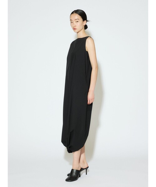 MIDIUMISOLID(ミディウミソリッド)の「MIDIUMISOLID for Ladies ノースリーブツイストヘムワンピース(ワンピース・レディース・カーキ/ブラック・FREE)」の8枚目の写真