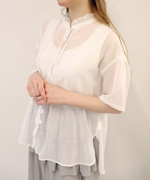 haupia(ハウピア)の「ゆらゆら水の中へ【ブラウス】(シャツ/ブラウス・レディース・ブラック/サックスブルー/オフホワイト/ストライプ・MEDIUM)」の1枚目の写真