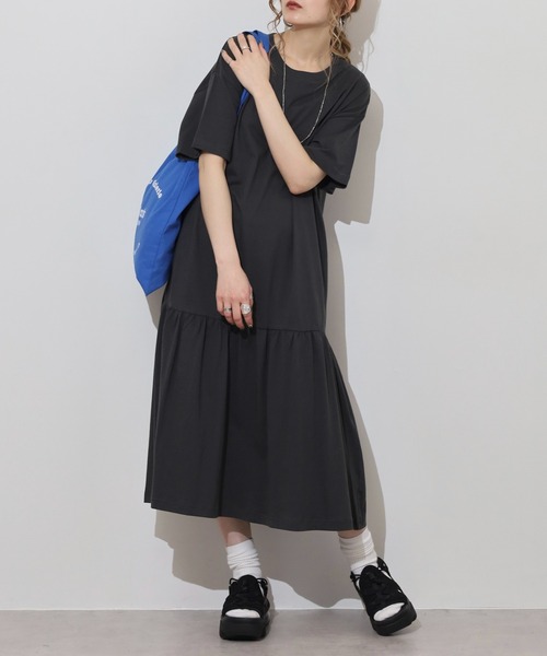 atONE(アットワン)の「裾ティアードワンピース(ワンピース・レディース・ブラック/モカ/チャコール・LL~3L/4L~5L/M-L)」の3枚目の写真