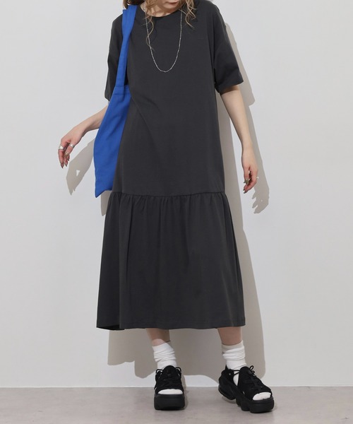 atONE(アットワン)の「裾ティアードワンピース(ワンピース・レディース・ブラック/モカ/チャコール・LL~3L/4L~5L/M-L)」の7枚目の写真