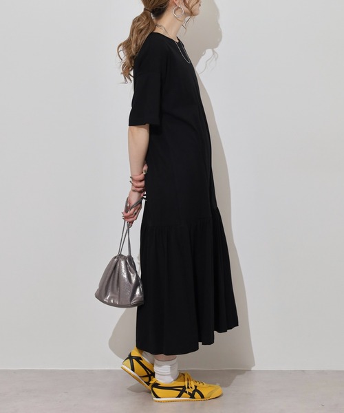 atONE(アットワン)の「裾ティアードワンピース(ワンピース・レディース・ブラック/モカ/チャコール・LL~3L/4L~5L/M-L)」の5枚目の写真