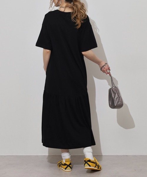 atONE(アットワン)の「裾ティアードワンピース(ワンピース・レディース・ブラック/モカ/チャコール・LL~3L/4L~5L/M-L)」の6枚目の写真