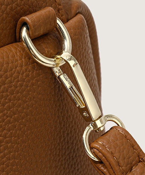 folka（フォルカ）の「4D23 サイドポケット付 ワンハンドル ペティボックス2WAYショルダー（ショルダーバッグ・レディース・ブラック/ブラウン・ONESIZE）」の7枚目の写真