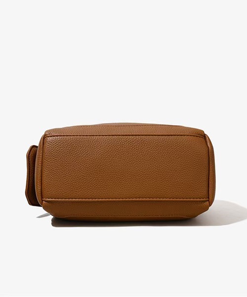 folka（フォルカ）の「4D23 サイドポケット付 ワンハンドル ペティボックス2WAYショルダー（ショルダーバッグ・レディース・ブラック/ブラウン・ONESIZE）」の11枚目の写真