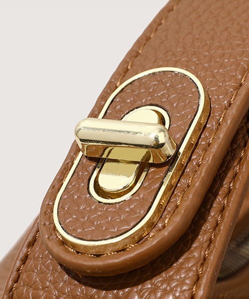 folka（フォルカ）の「4D23 サイドポケット付 ワンハンドル ペティボックス2WAYショルダー（ショルダーバッグ・レディース・ブラック/ブラウン・ONESIZE）」の8枚目の写真