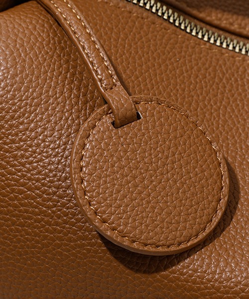 folka（フォルカ）の「4D23 サイドポケット付 ワンハンドル ペティボックス2WAYショルダー（ショルダーバッグ・レディース・ブラック/ブラウン・ONESIZE）」の6枚目の写真