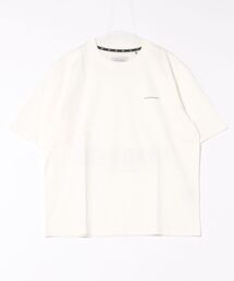 VIRTUOUS（バーチャス）の「【VIRTUOUS/バーチャス】コットンシルケットバックロゴ胸元ワンポイント半袖Tシャツ（Tシャツ/カットソー）」