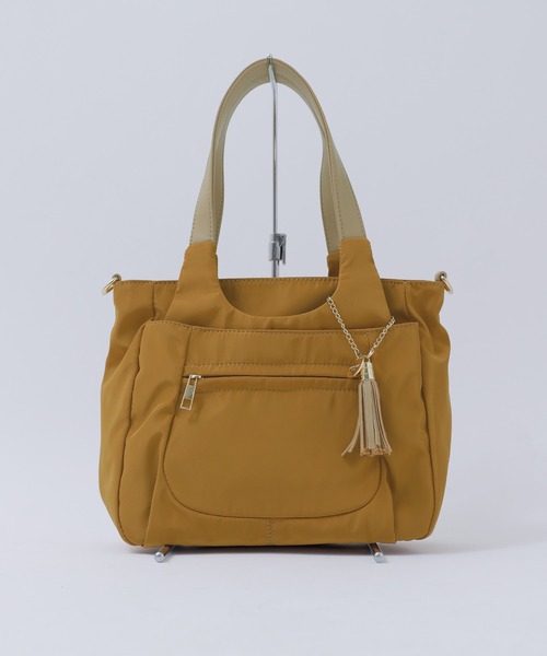 HUNDRED(ハンドレッド)の「【HUNDRED】フリンジチャーム付き2WAYハンドバッグ シンプル バイカラー きれいめ レディース フリンジ 多ポケット 大容量 2WAY ショルダーバッグ(ハンドバッグ・レディース・ブラウン/マスタード/ブルー/グレー/ブラック・ONE SIZE)」の22枚目の写真