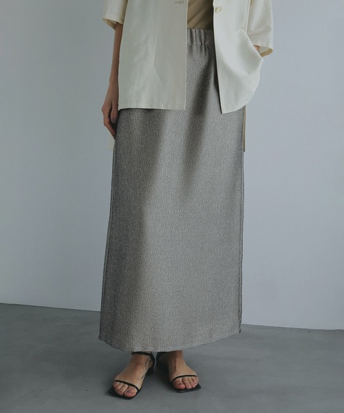 MANOF(マノフ)の「METALLIC NARROW SKIRT(スカート・レディース・ベージュ/ブラック・S/M)」の3枚目の写真
