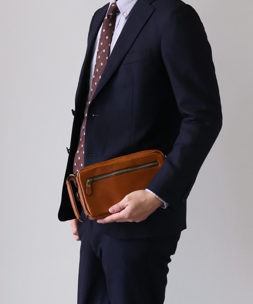 sankyo shokai(サンキョウショウカイ)の「牛革レザーショルダーバッグ 日本製 ヌメ革(ショルダーバッグ・メンズ・ブラウン/ブラック・FREE)」の7枚目の写真