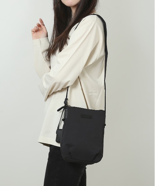 toleur（トーラ）の「toleur コットンナイロンミニサコッシュ（ショルダーバッグ・レディース・イエロー/ライトグレー・FREE）」の5枚目の写真