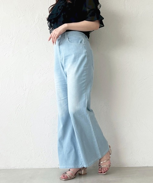 apres jour（アプレジュール）の「ストレッチフレアデニムパンツ（デニムパンツ・レディース・ブルー/ライトブルー・MEDIUM/SMALL）」の10枚目の写真