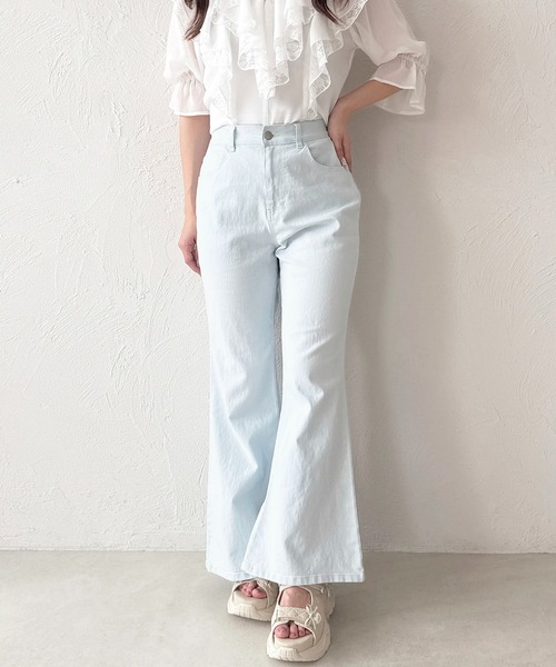apres jour（アプレジュール）の「ストレッチフレアデニムパンツ（デニムパンツ・レディース・ブルー/ライトブルー・MEDIUM/SMALL）」の3枚目の写真