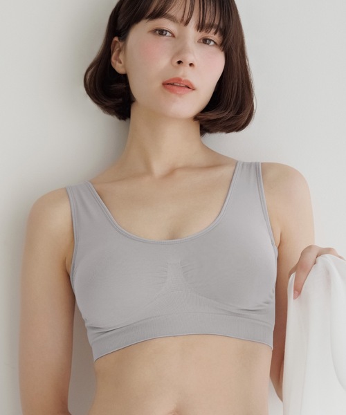 BAMBI WATER（バンビウォーター）の「【昼夜兼用】ノンワイヤーなのにホールド力抜群 外出時もおうちでも 1日中使える ナイトブラ セットアップ可能 ブラジャー（ナイトブラ・レディース・ベージュ/モカ/ネイビー/グレイッシュベージュ/ベージュ系その他/テラコッタ/ライトグレー/アイボリー/ブラック/グレイッシュブルー/スモークピンク/ピンクベージュ・S/XXL/XL/L/M）」の4枚目の写真