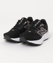 《New Balance》W520