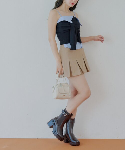 Chico（チコ）の「厚底サイドゴアベルトショートブーツ（ブーツ・レディース・ブラウン/ブラック・LARGE/MEDIUM/SMALL）」の11枚目の写真