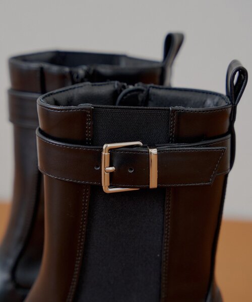 Chico（チコ）の「厚底サイドゴアベルトショートブーツ（ブーツ・レディース・ブラウン/ブラック・LARGE/MEDIUM/SMALL）」の17枚目の写真