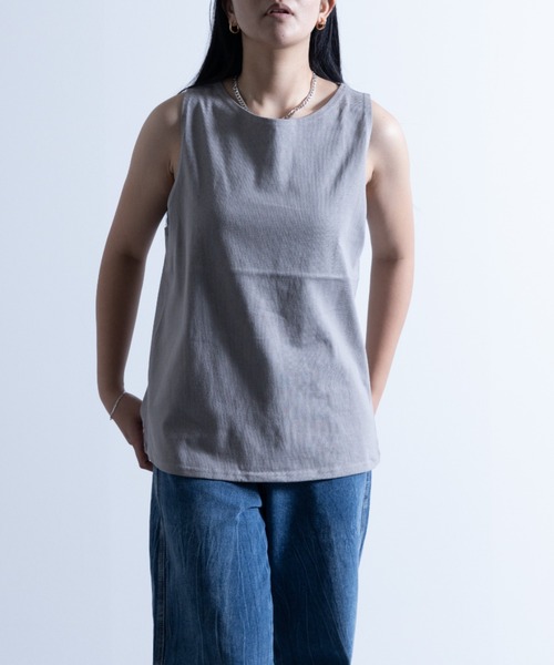 INNOCENT（イノセント）の「『FRUIT OF THE LOOM Women's 260g ヘビーウェイト カラータンクトップ』（タンクトップ・レディース・グレー/サックスブルー/ブラック/インディゴブルー/サーモンピンク/ホワイト・M/S）」の2枚目の写真