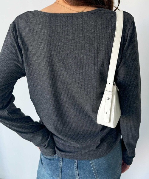 nelliy.（ネルリー）の「バイカラーレイヤード風プルオーバーTシャツ（Tシャツ/カットソー・レディース・グレー/チャコール・LARGE/MEDIUM）」の10枚目の写真