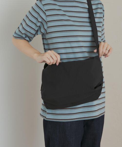 URBAN RESEARCH DOORS（アーバンリサーチドアーズ）の「ウォッシャブルミニショルダー（ショルダーバッグ・レディース・ベージュ/ブラック・ONE）」の16枚目の写真