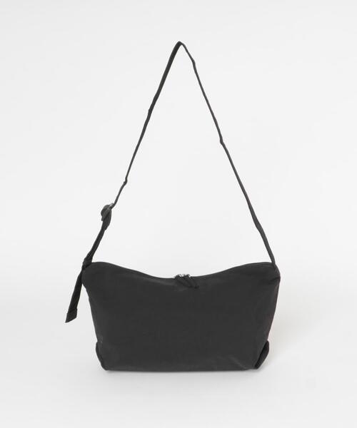   ショルダーバッグ 黒 王道の中に魅力えを兼ね備えてる ZARA バケットバッグ (ZARA