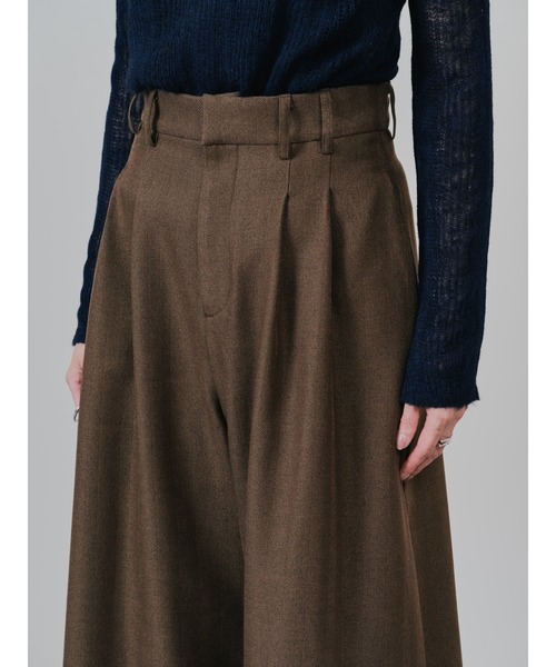 TEVALT(ヴァレット)の「柄タックビックワイドパンツ(スラックス・レディース・チャコール/ブラウン・38)」の10枚目の写真
