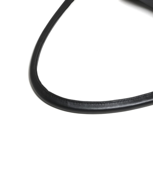 YArKA（ヤーカ）の「【YArKA/ヤーカ】real leather one shoulder tuck bag [fupaqi] / タックフォルムワンハンドルバッグ（トートバッグ・メンズ・ブラック・FREE）」の6枚目の写真