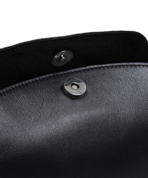 YArKA（ヤーカ）の「【YArKA/ヤーカ】real leather one shoulder tuck bag [fupaqi] / タックフォルムワンハンドルバッグ（トートバッグ・メンズ・ブラック・FREE）」の7枚目の写真
