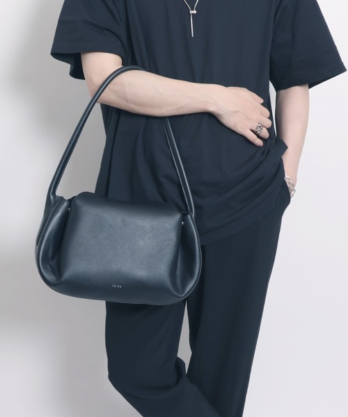YArKA（ヤーカ）の「【YArKA/ヤーカ】real leather one shoulder tuck bag [fupaqi] / タックフォルムワンハンドルバッグ（トートバッグ・メンズ・ブラック・FREE）」の15枚目の写真
