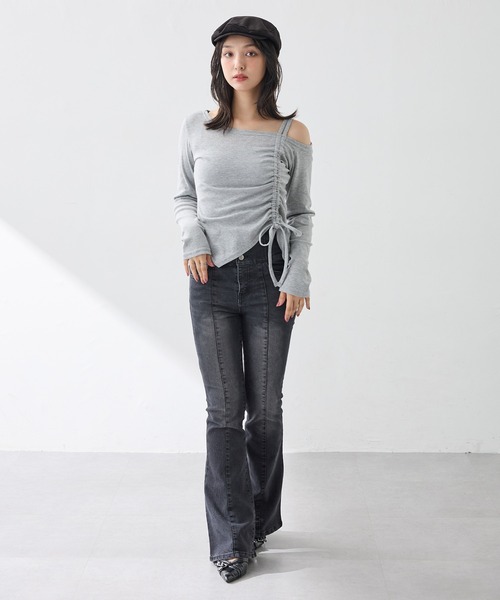 INGNI(イング)の「【WEB限定】前ボタンフレアデニムパンツ(デニムパンツ・レディース・グレー/ブルー系その他・S/M)」の2枚目の写真