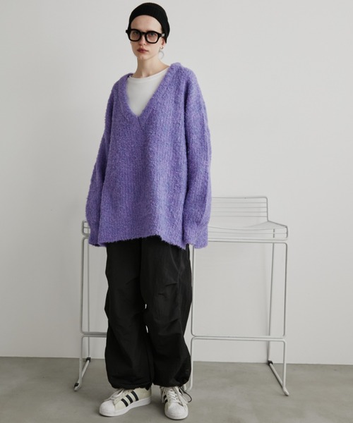 Auntie Rosa Holiday（アンティローザホリデー）の「ブークレオーバーサイズVネックニット（ニット/セーター・レディース・パープル/ブラウン/ブラック・FREE）」の19枚目の写真