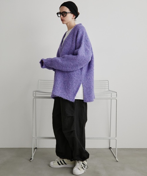 Auntie Rosa Holiday（アンティローザホリデー）の「ブークレオーバーサイズVネックニット（ニット/セーター・レディース・パープル/ブラウン/ブラック・FREE）」の20枚目の写真