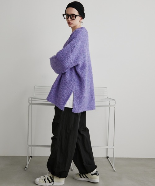 Auntie Rosa Holiday（アンティローザホリデー）の「ブークレオーバーサイズVネックニット（ニット/セーター・レディース・パープル/ブラウン/ブラック・FREE）」の21枚目の写真