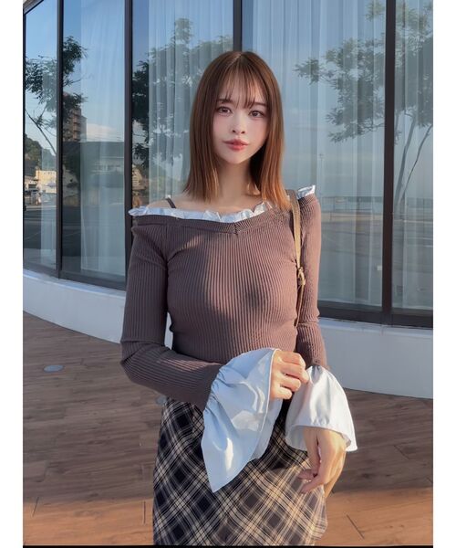 MERCURYDUO（マーキュリーデュオ）の「異素材フリルオフショルリブニット（ニット/セーター・レディース・ネイビー/ブラック/グレー/チャコールグレー/ラベンダー/ブラウン・FREE）」の14枚目の写真